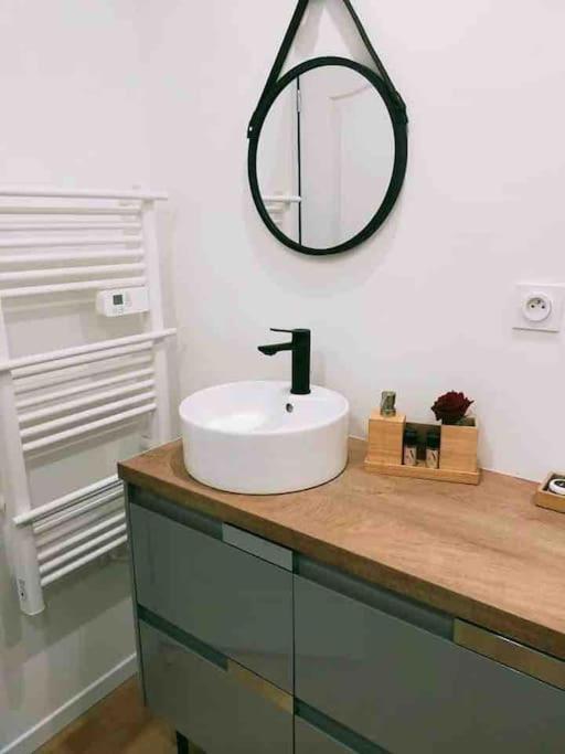 Gite Avec Spa Privatif* Saint-Symphorien-les-Buttes エクステリア 写真