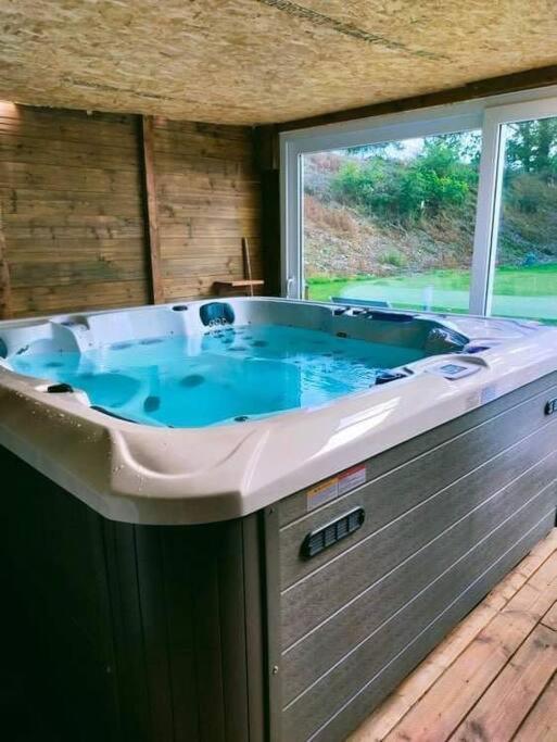 Gite Avec Spa Privatif* Saint-Symphorien-les-Buttes エクステリア 写真
