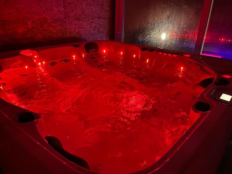 Gite Avec Spa Privatif* Saint-Symphorien-les-Buttes エクステリア 写真